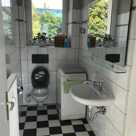 Annastrasse - Gemuetlich Mit Schaukeln Auf Dem Balkon